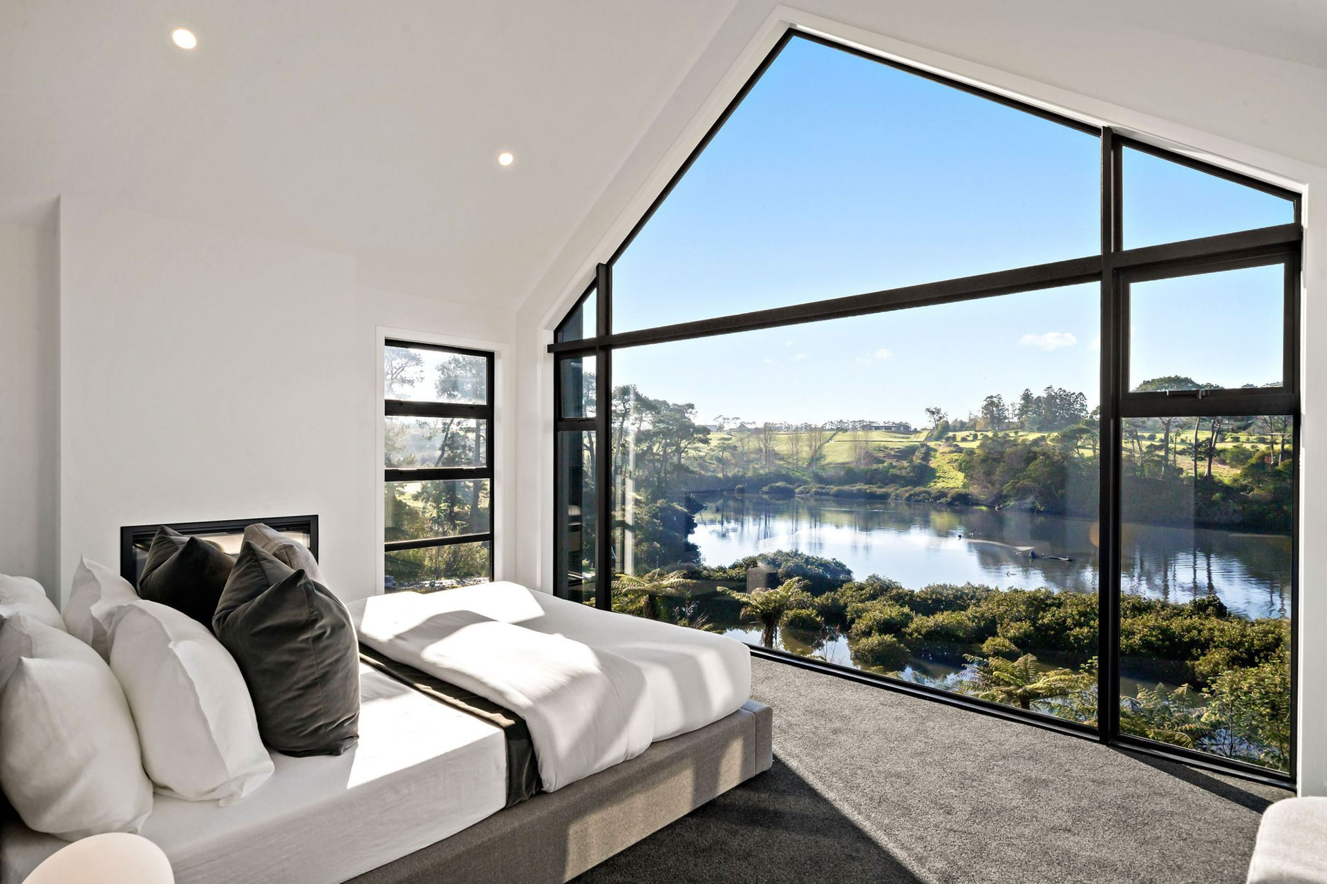 Luxury Home & Income (13)