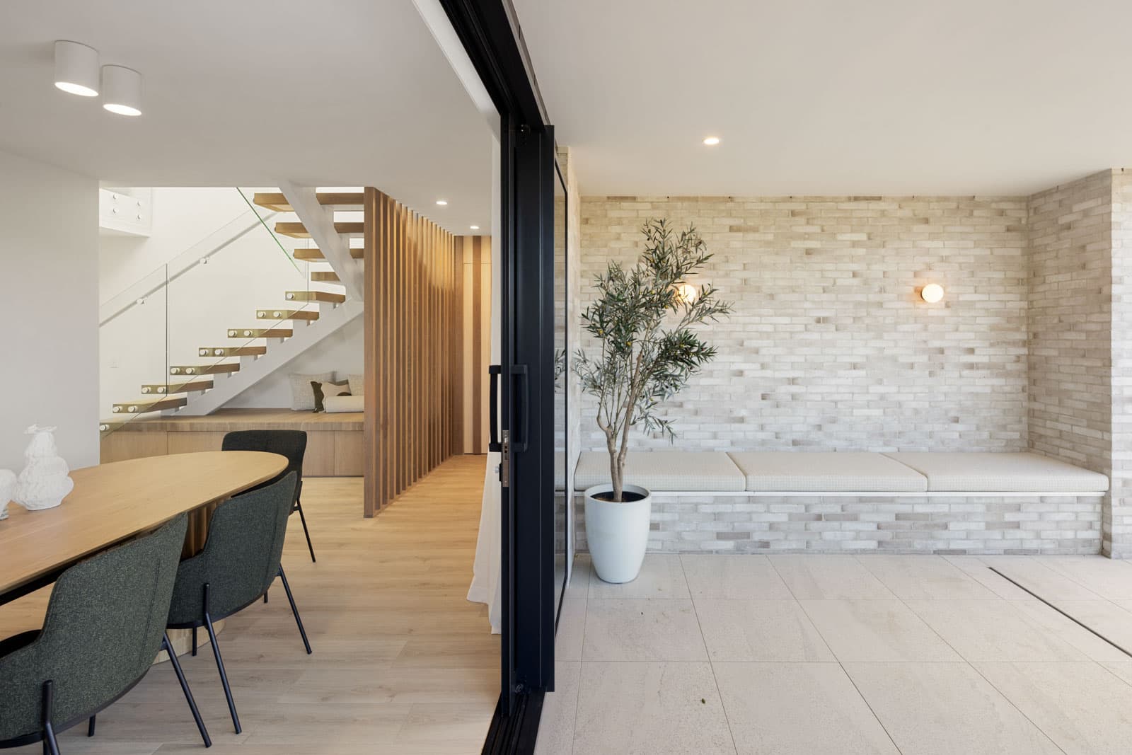 River Rd. Show Home (9)