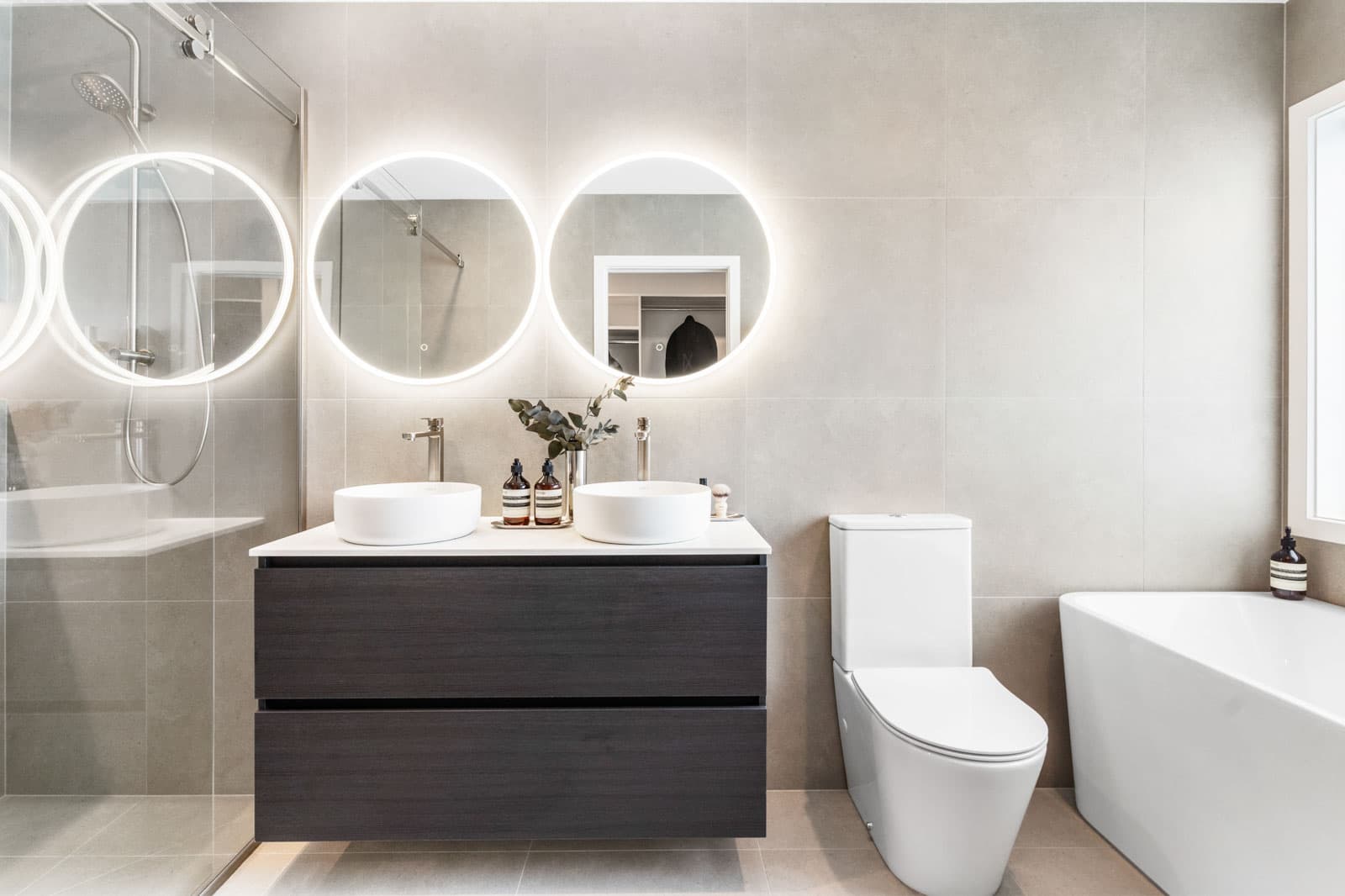 Luxury Home & Income (15)
