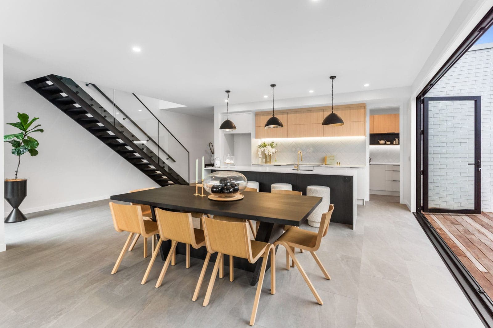 Luxury Home & Income (8)
