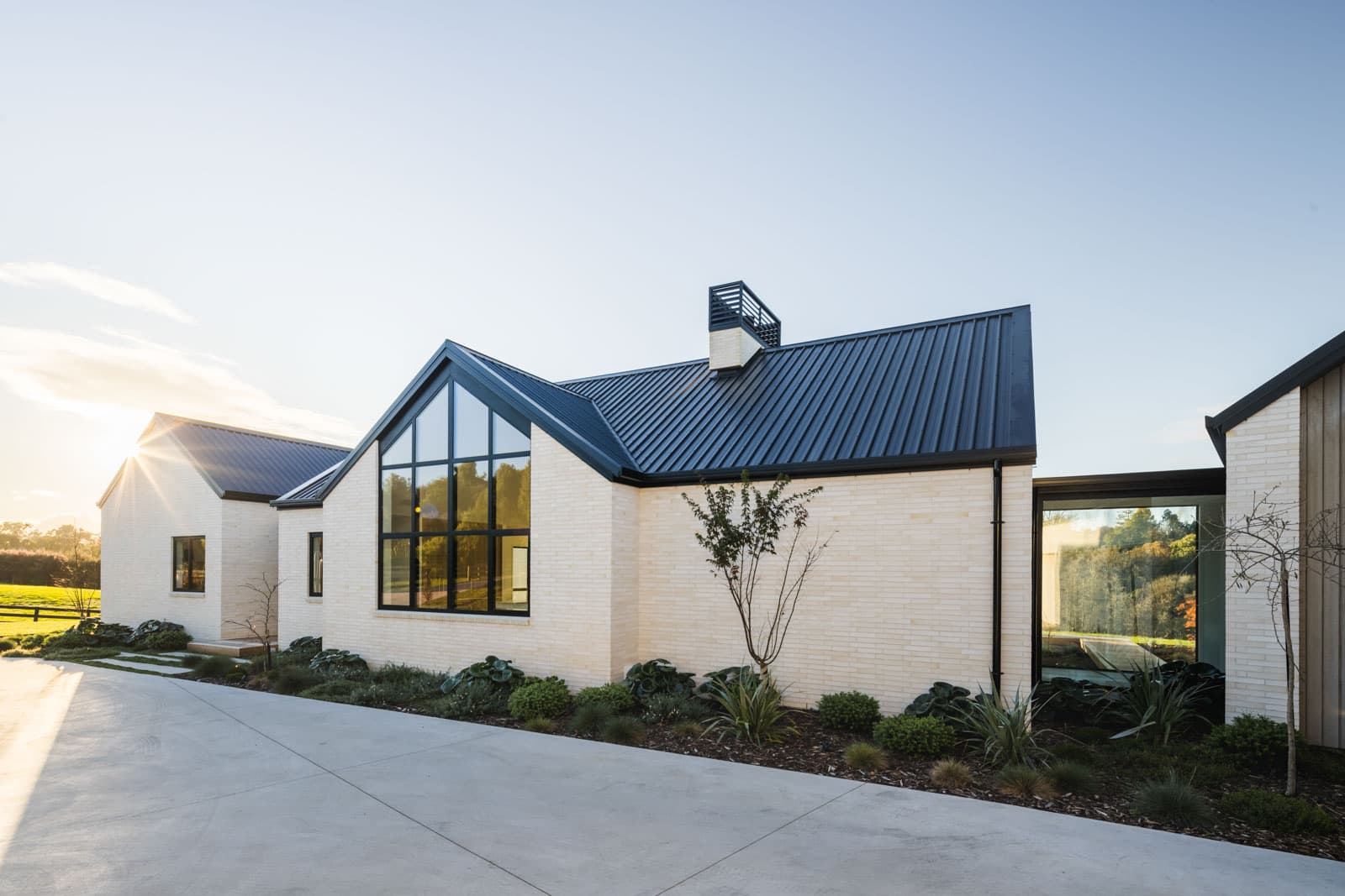 Stunning Riverside Home (7)