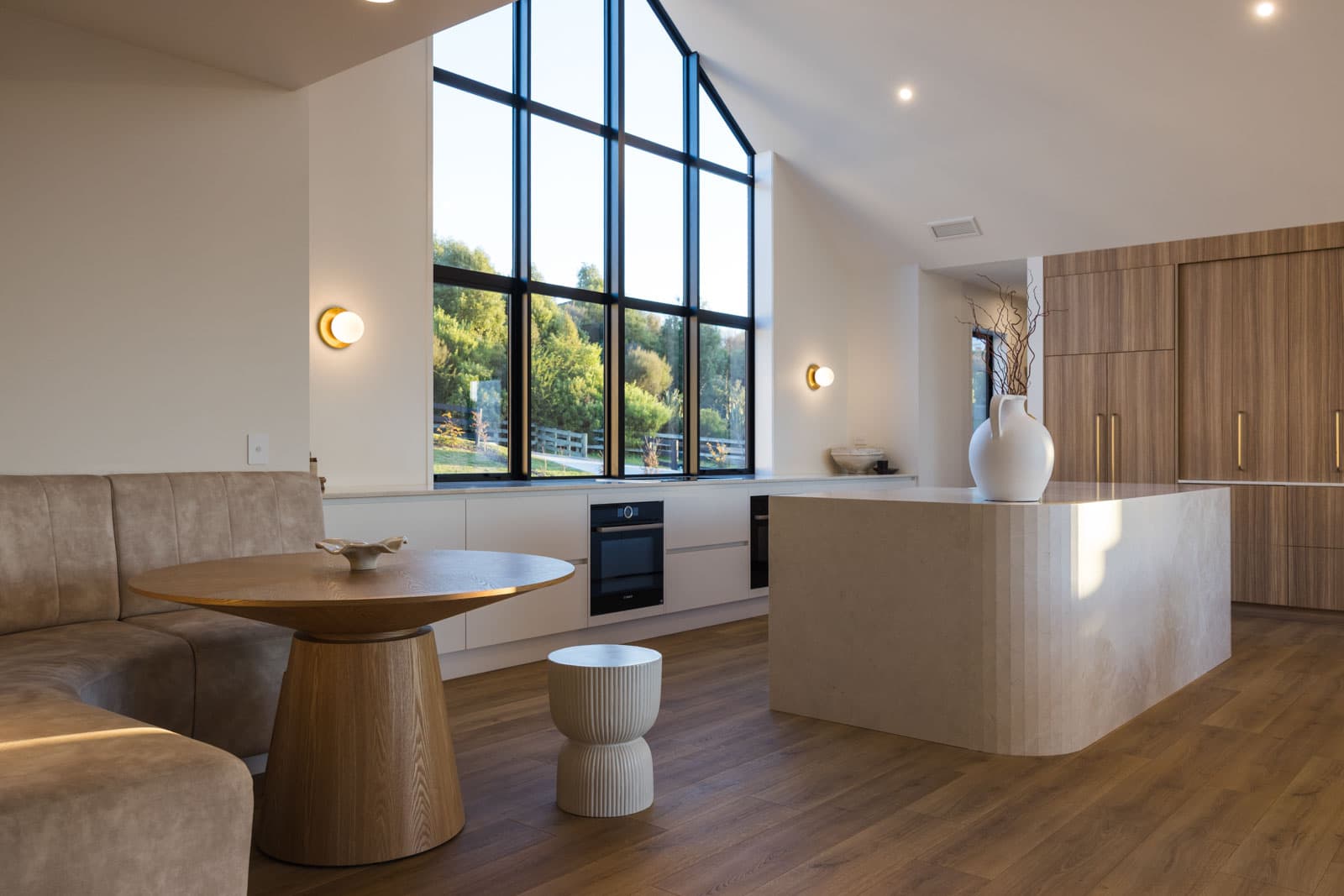 Stunning Riverside Home (10)