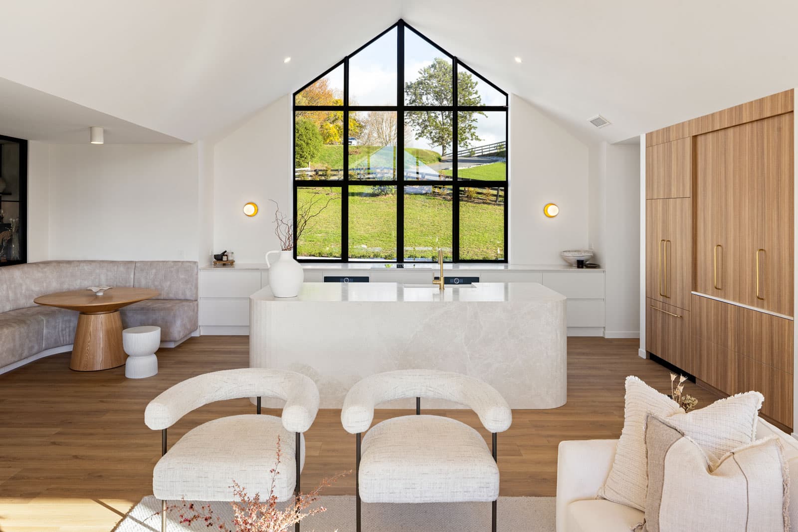 Stunning Riverside Home (13)